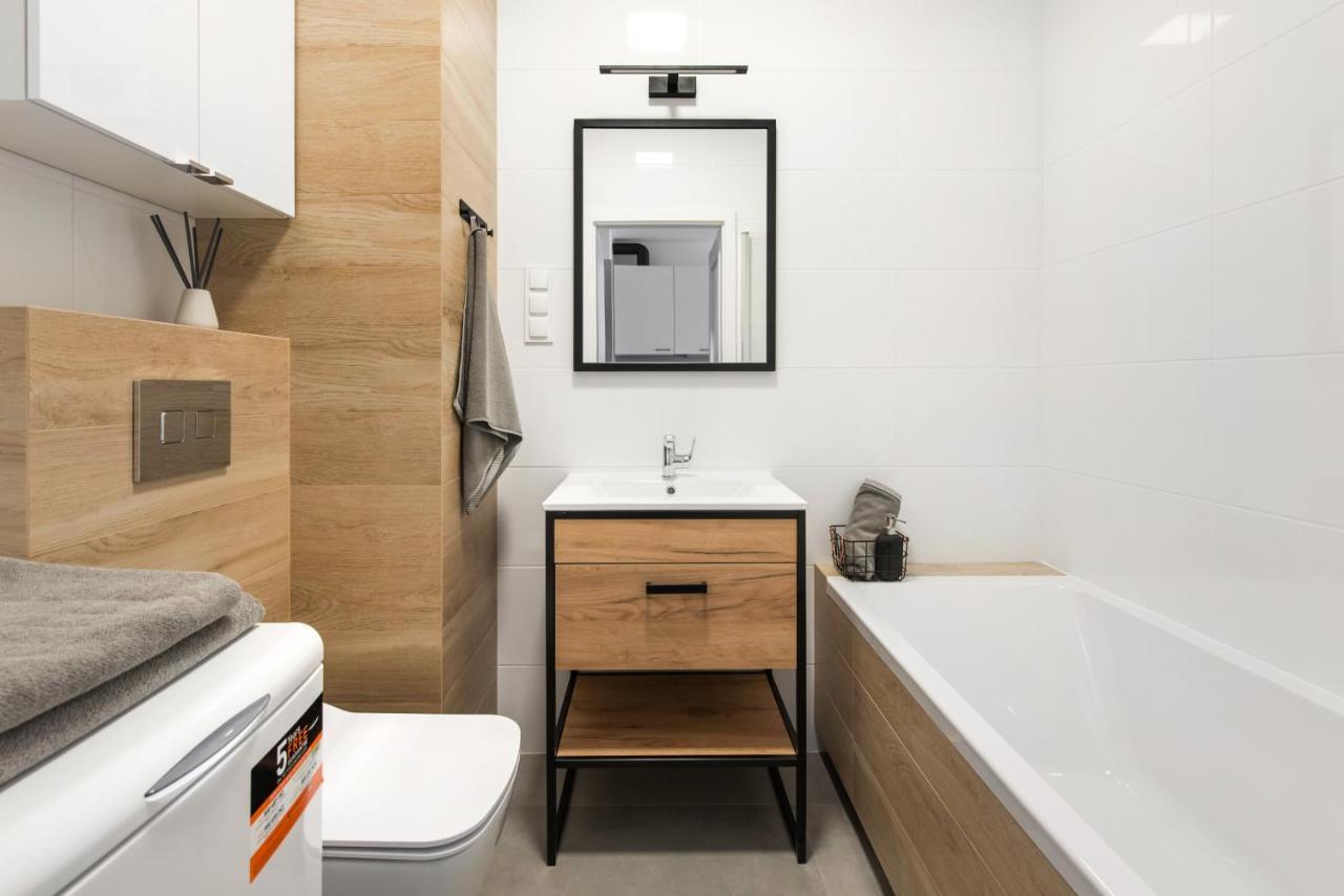 Superapart Stalowa 39 Modern Unit With Kitchen & Wifi * Warszawa