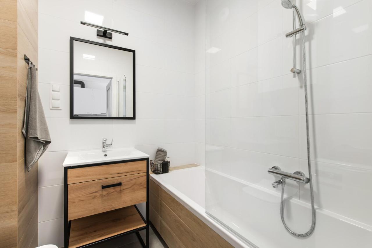 Superapart Stalowa 39 Modern Unit With Kitchen & Wifi Leilighet Warszawa
